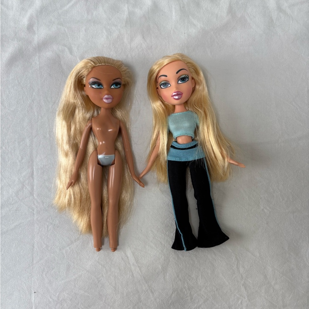 Two Cloe Bratz Dolls